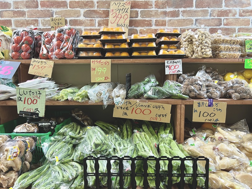 矢口青果西小山店の野菜と果物