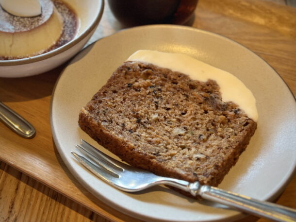 COFFEE AND BAKE STANのキャロットケーキ